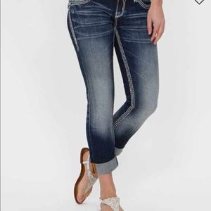 NWOT Rock Revival Avery Straight Leg Jean